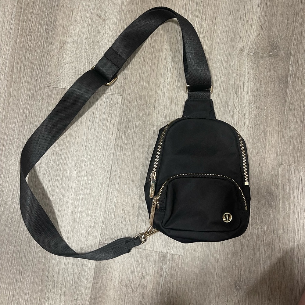 Everywhere Sling Bag Small 2L - Picture 2 of 10